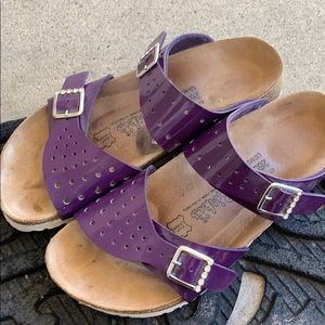 Birkenstock BIRKI’S purple perforated sandal